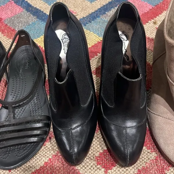 Women’s Assorted Shoes/TomsBooties Size 6- 5 pairs Lot