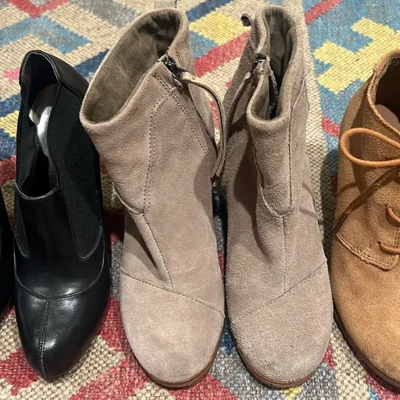Women’s Assorted Shoes/TomsBooties Size 6- 5 pairs Lot