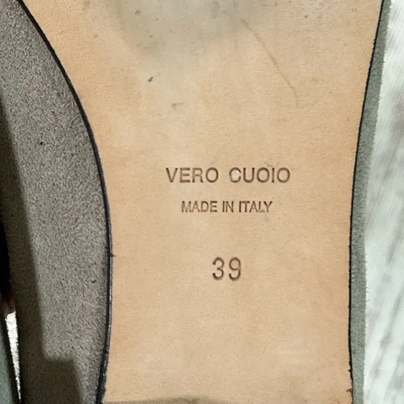 Women’s Avellino Italy leather slip on flats shoes tan size 39 US 8.5