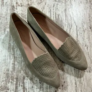 Women’s Avellino Italy leather slip on flats shoes tan size 39 US 8.5