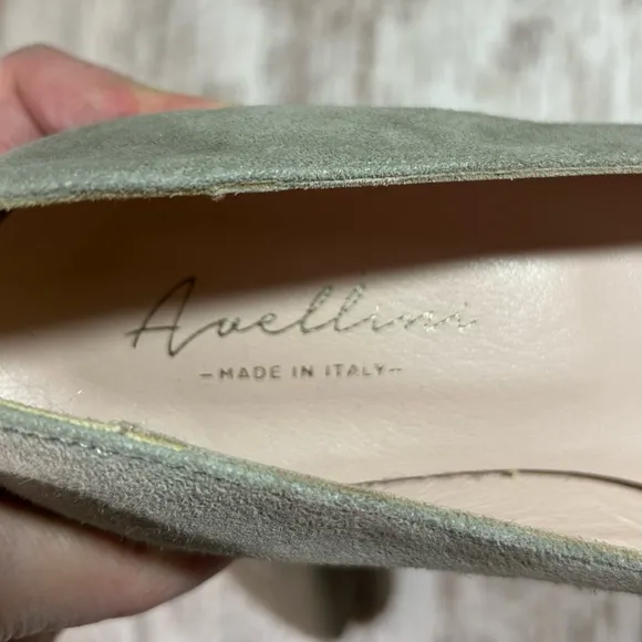 Women’s Avellino Italy leather slip on flats shoes tan size 39 US 8.5