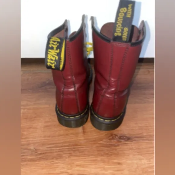 Women's Dr. Martens boot 1460 smooth leather lace up