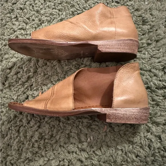 Women’s Free People Tan Leather Mont Blanc Sandals Size 37 US 6.5