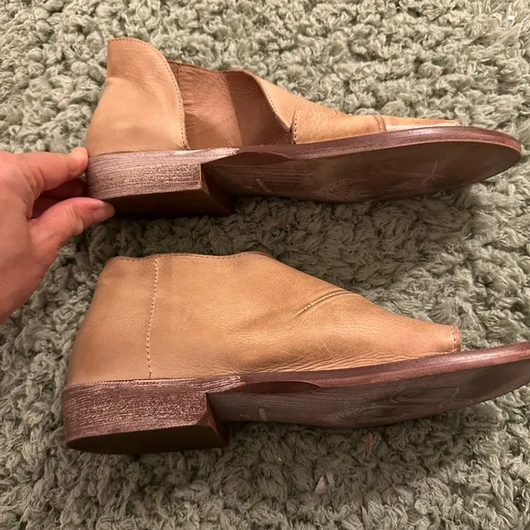 Women’s Free People Tan Leather Mont Blanc Sandals Size 37 US 6.5