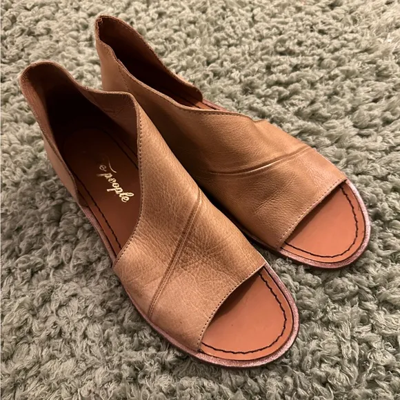 Women’s Free People Tan Leather Mont Blanc Sandals Size 37 US 6.5