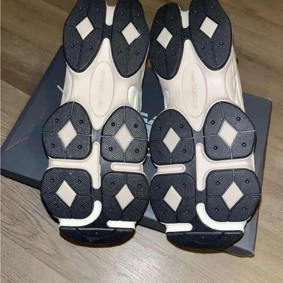 Women’s New Balance 9060 Shoes
