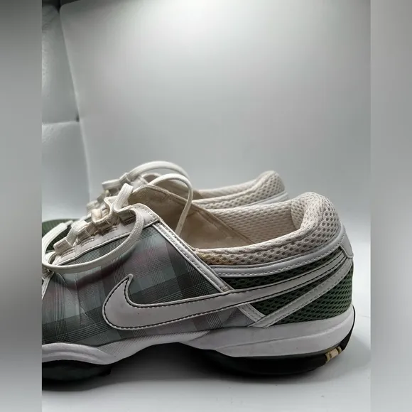 Women’s Nike Air Plaid Golf shoes size 8.5