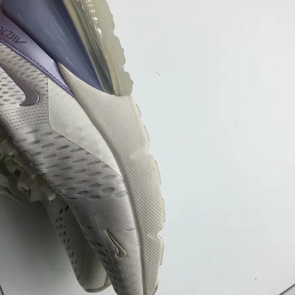 Women’s Nike AirMax 270 Purple/White FB2934-100 USED Size 5