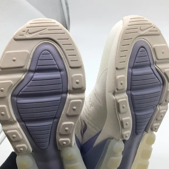 Women’s Nike AirMax 270 Purple/White FB2934-100 USED Size 5