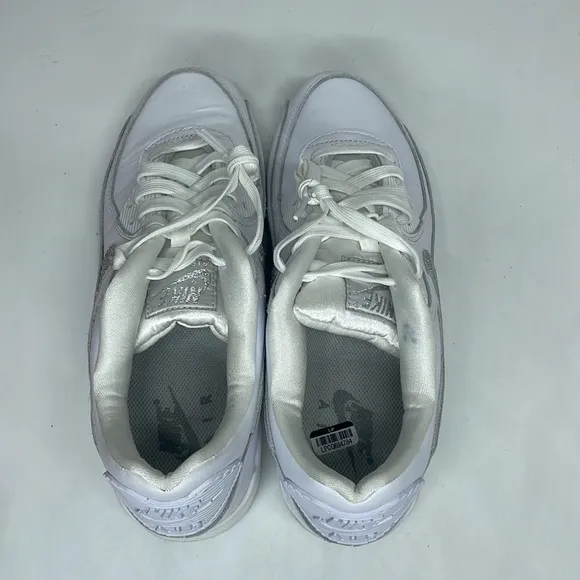 Women’s Nike AirMax 90 SE White/Glossy FJ4579-100 USED Size 9.5