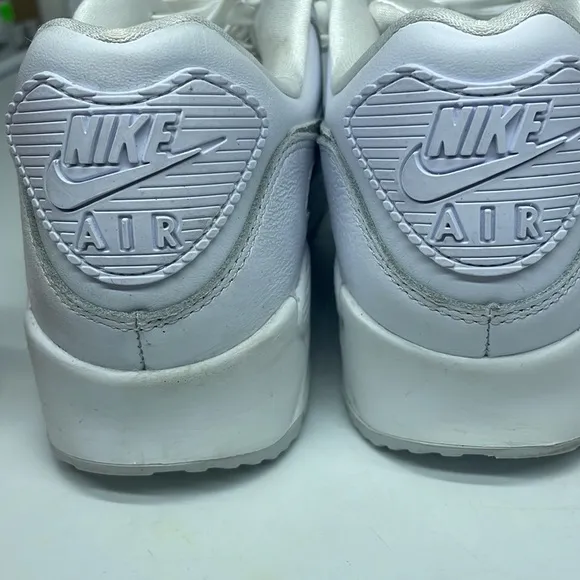 Women’s Nike AirMax 90 SE White/Glossy FJ4579-100 USED Size 9.5