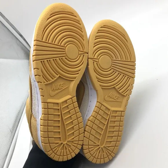 Women’s Nike Dunk Low LX Yellow/White DV7411-200 USED Size 6
