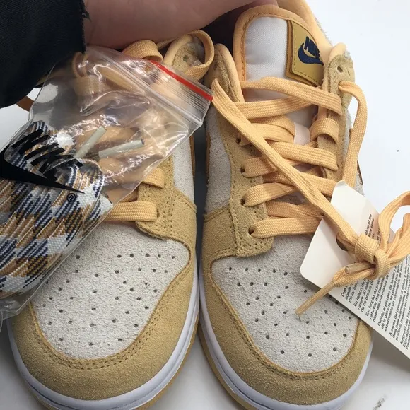 Women’s Nike Dunk Low LX Yellow/White DV7411-200 USED Size 6