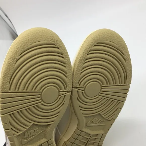 Women’s Nike Dunk Low SE White FD0868-133 USED Size 7