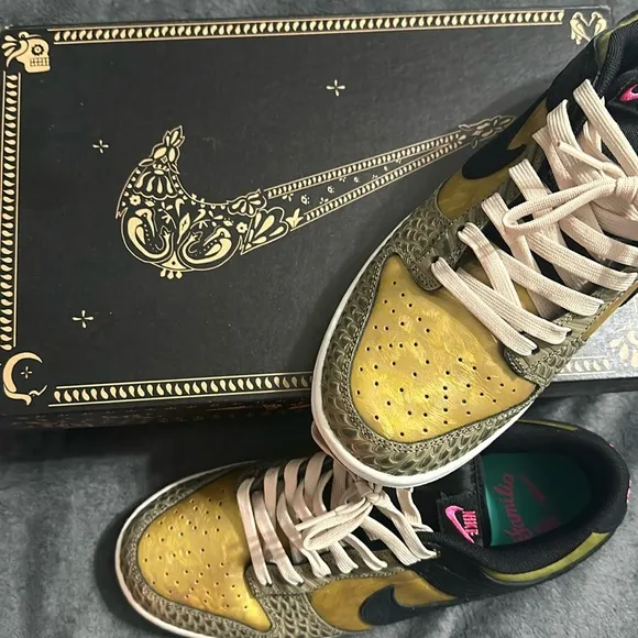 Women’s Nike dunks