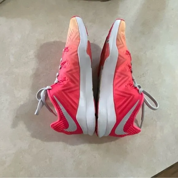Women’s Nike Ombré shoes pink and orange size 6