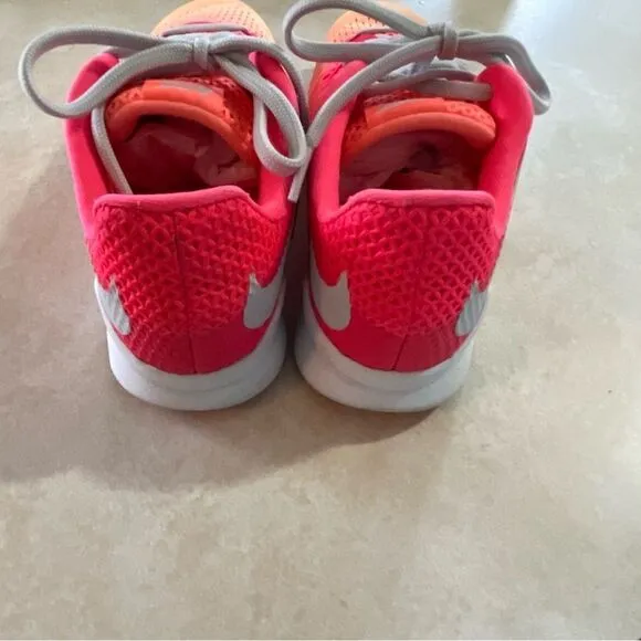 Women’s Nike Ombré shoes pink and orange size 6