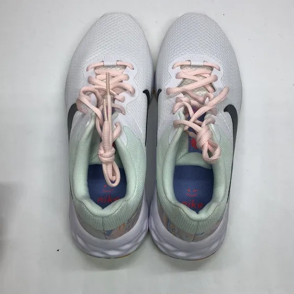 Women’s Nike Revolution 6 NN PRM White/Black/Multi colored DO9475-100 USED SZ 8