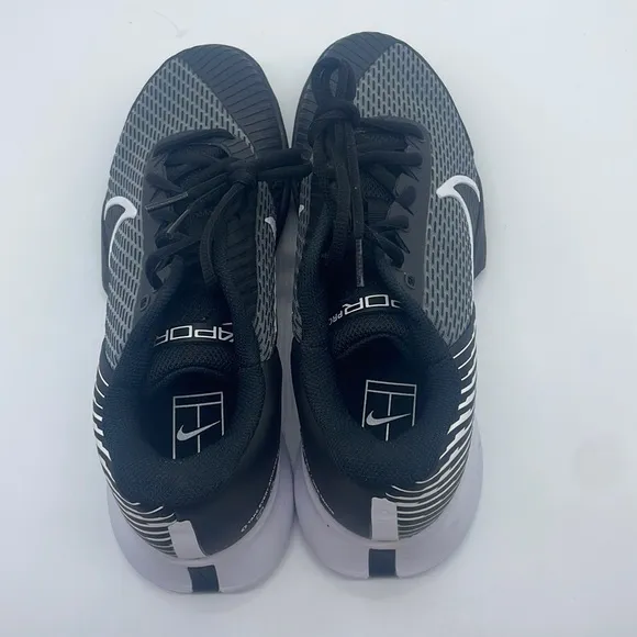 Women’s Nike Zoom Vapor Pro 2 HC Black/White DR6192-001 New in box