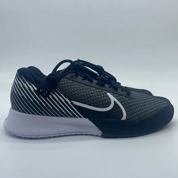 Women’s Nike Zoom Vapor Pro 2 HC Black/White DR6192-001 New in box