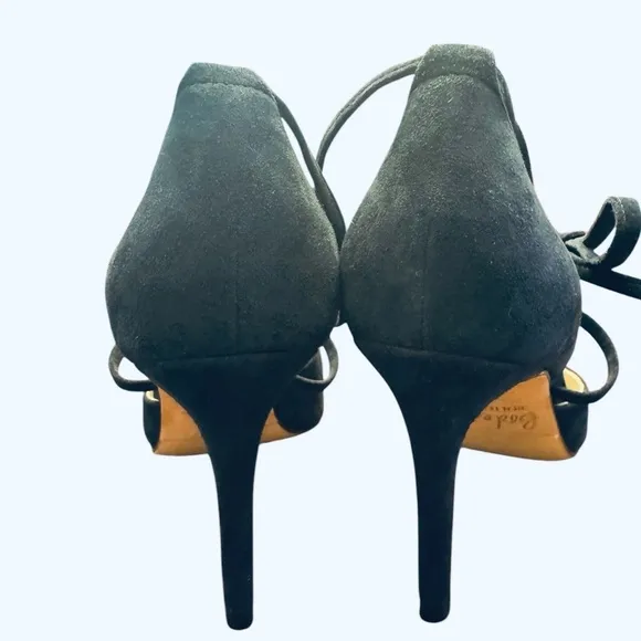 Women’s shoes blue suede 3” heels 6.5