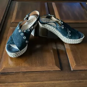 Women’s Size 37 Kanna black shoes