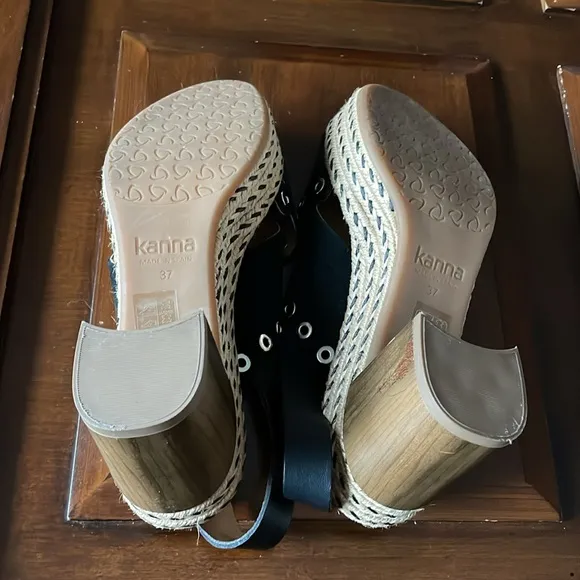 Women’s Size 37 Kanna black shoes