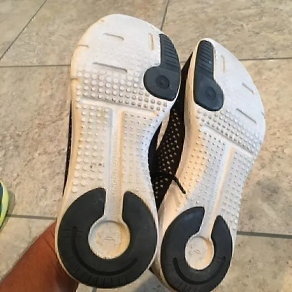 Women’s size 7 Under Armour shoes