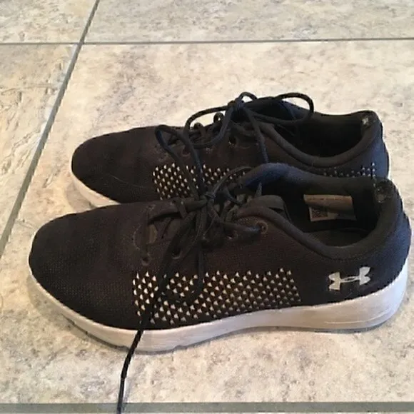 Women’s size 7 Under Armour shoes