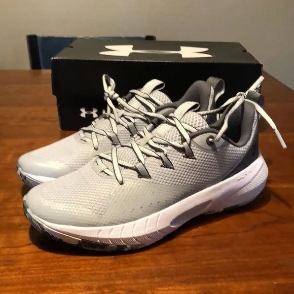 Women’s UA HORA Ascent basketball shoes 3025680-103