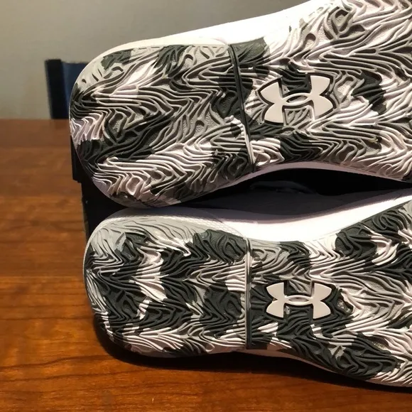 Women’s UA HORA Ascent basketball shoes 3025680-103
