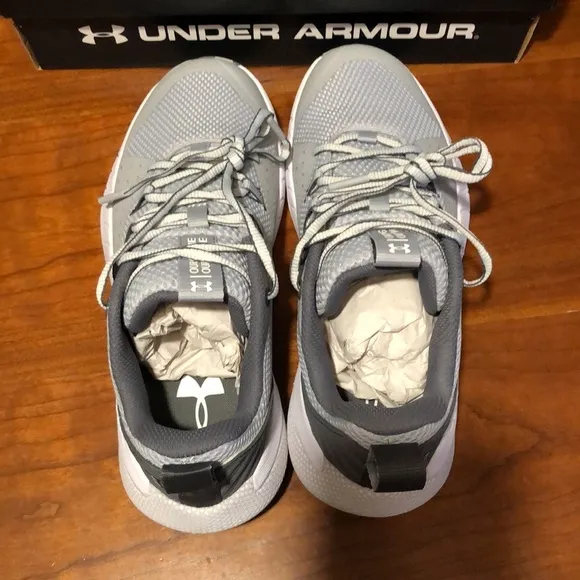 Women’s UA HORA Ascent basketball shoes 3025680-103