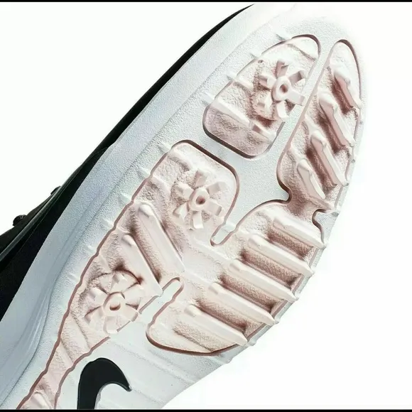 Women’s vapor golf shoes size 9 Nike no box