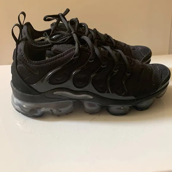 Women’s VaporMax Black Size 9.5