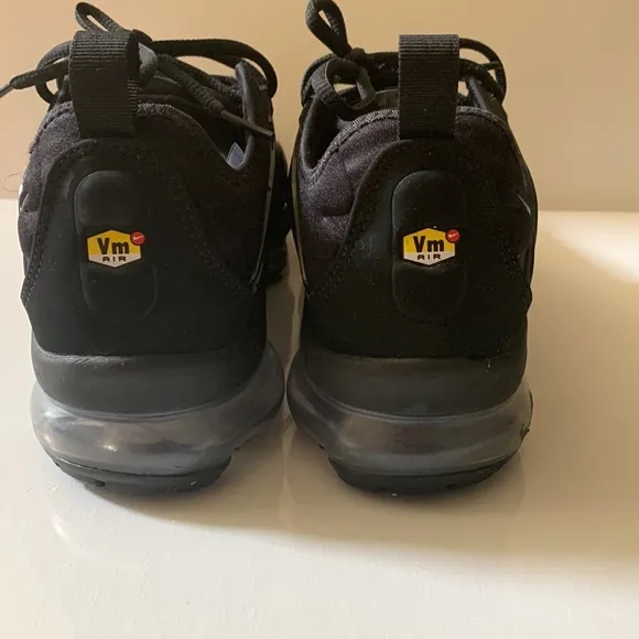 Women’s VaporMax Black Size 9.5