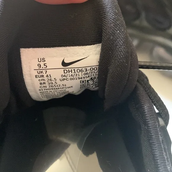 Women’s VaporMax Black Size 9.5