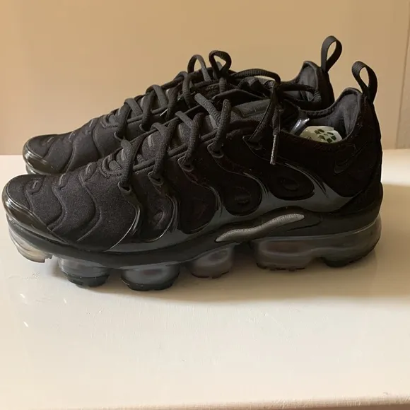 Women’s VaporMax Black Size 9.5