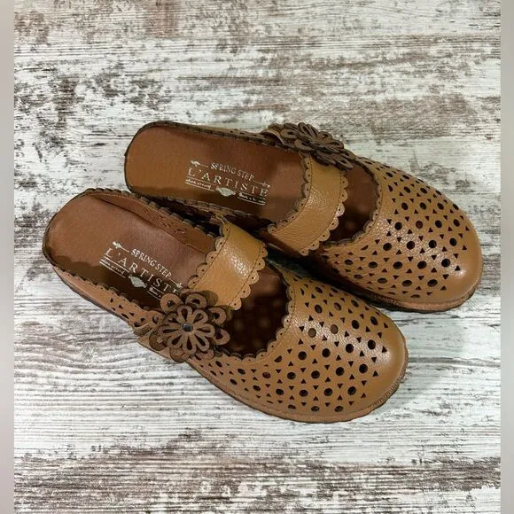 Women’s L’Artiste by Spring step shoes Brown smoosh mule size 38 US 7.5-8
