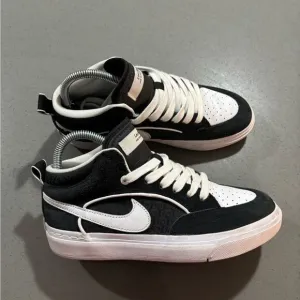 Women’s Nike SB React Leo Baker Skateboarding Shoes Sneakers Size 8 White Y2K