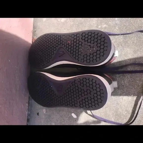 Women’s Nike Shoes *Rare*