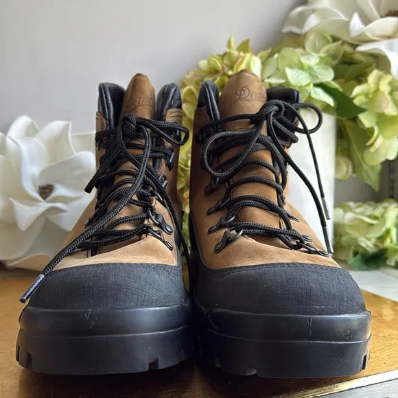 Worn once!! Danner Combat Hiker