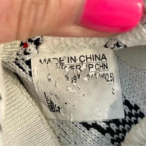 Yeezy Adidas Boost 350 V2 Zebra white black shoes size Women’s 8.5 men’s 7