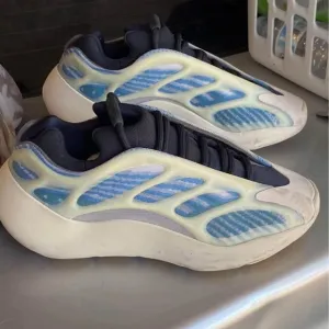 Yeezy Kyanite 700 V3 Adidas