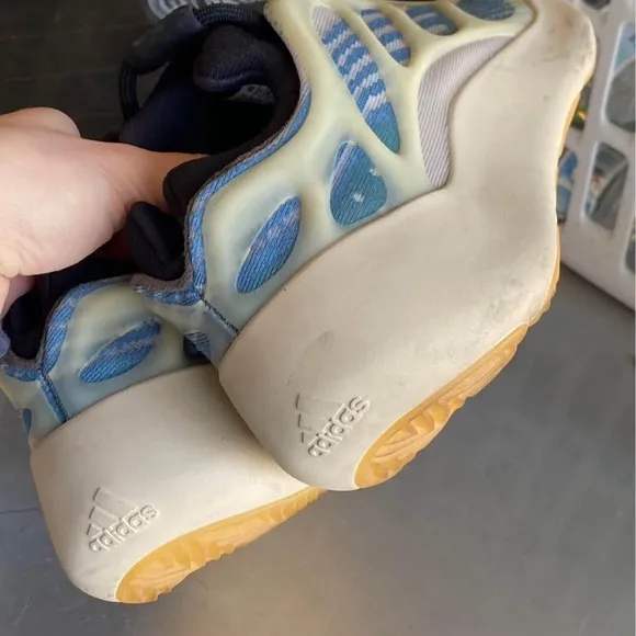 Yeezy Kyanite 700 V3 Adidas