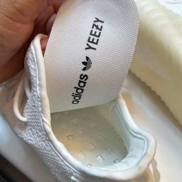 YEZZY men’s adidas shoes size 5.5 women’s 6.5