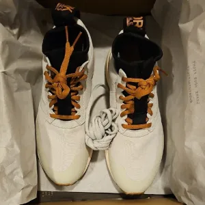 York athletic Via All-Terrain Shoes