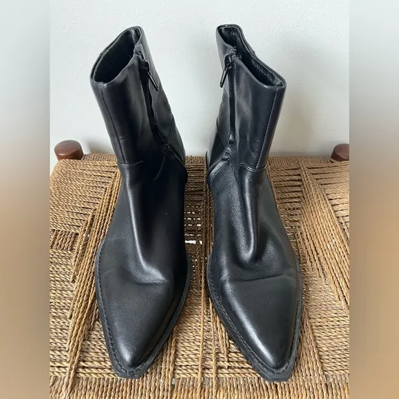Zara Shoes Women’s 7 Black Leather Cowboy Ankle Booties